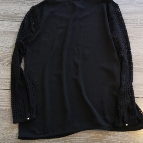 🏷️🍌 Banana Republic Black lazercut blouse - Picture 6 of 8